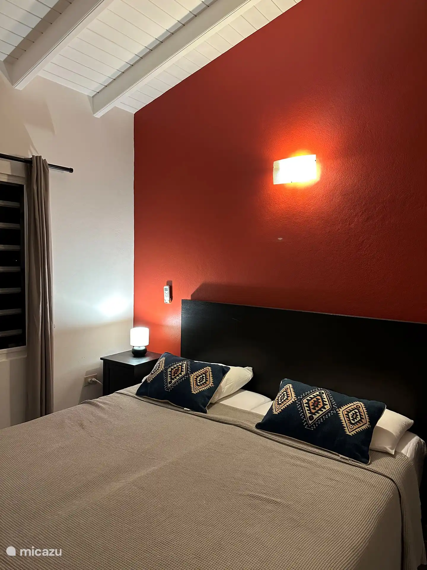 Die Fenster mit Glaslamellen sind alle mit Moskitonetzen ausgestattet