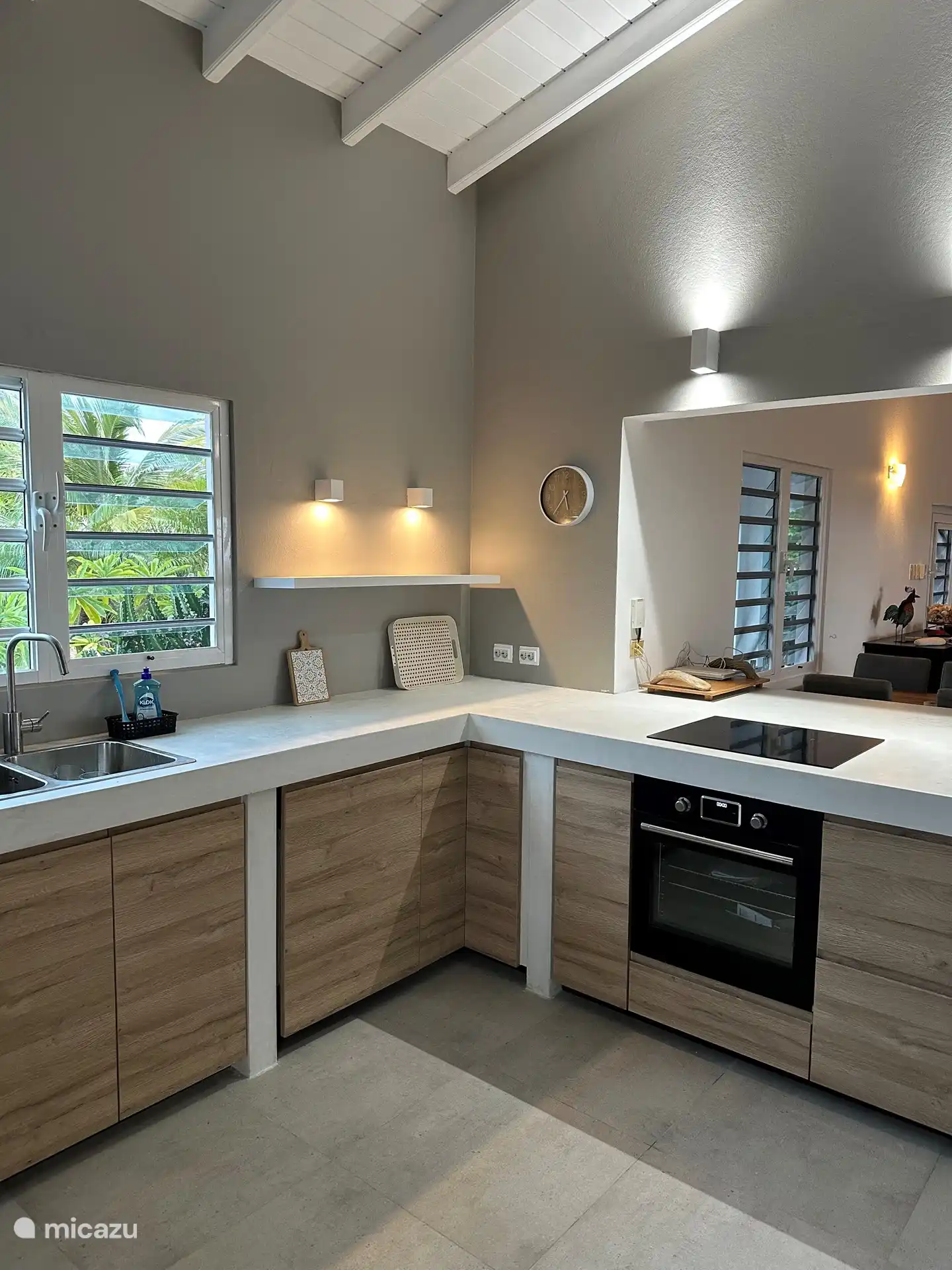 Modernes und stilvolles Interieur, komplett neu gestaltet im Jahr 2023