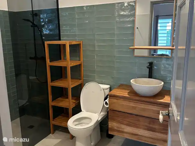 Location de Vacances Bonaire, Bonaire, Santa Barbara, villa - Villa Eldorado Il y a 3 salles de bains avec douche à effet pluie