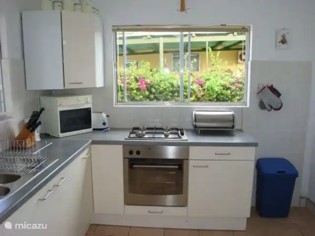Bungalow Ederlin Curaçao | Curaçao, Curaçao-Centre, Willemstad - bungalow Un coup d'oeil dans la cuisine.