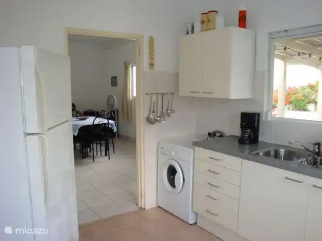 Bungalow Ederlin Curaçao | Curaçao, Curaçao-Centre, Willemstad - bungalow Cuisine avec machine à laver.