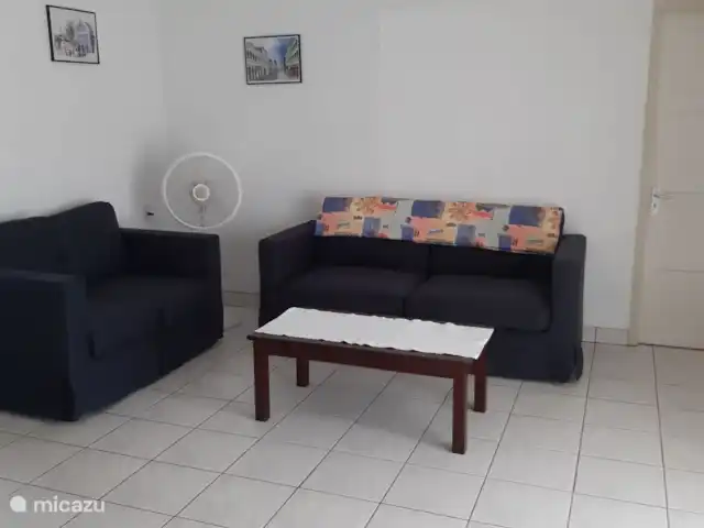 Bungalow Ederlin Curaçao | Curaçao, Curaçao-Centre, Willemstad - bungalow Notre salon avec canapé trois places, canapé deux places et fauteuil.