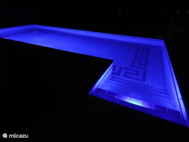 Maison de vacances avec piscine et vue mer | Grèce, Péloponnèse, Iria (Nafplion) - maison de vacances Piscine éclairée le soir.