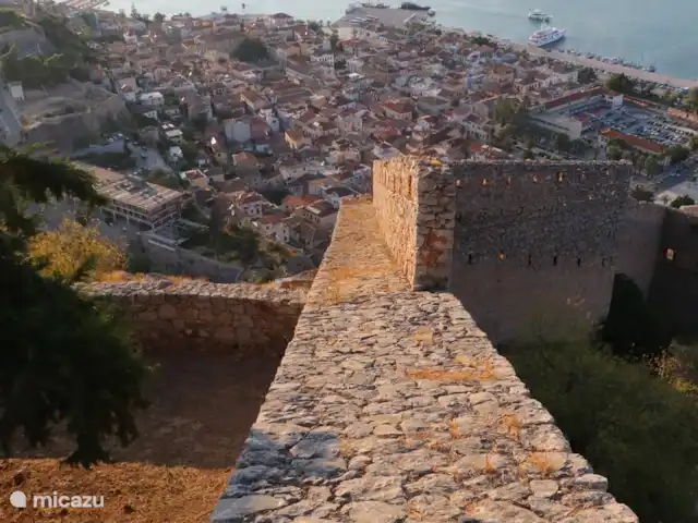 Maison de vacances avec piscine et vue mer | Grèce, Péloponnèse, Iria (Nafplion) - maison de vacances Visitez Palamède (forteresse au-dessus de Nauplie sur la montagne) pour une vue magnifique sur la ville et le port de Nauplie.
