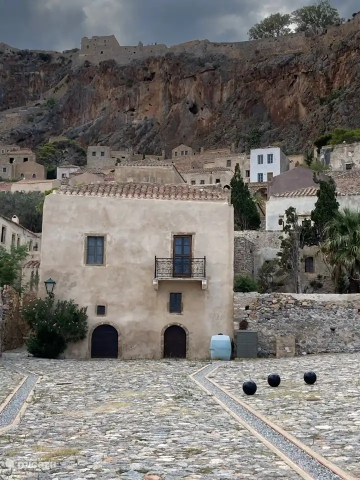 Bootsfahrt mit Pegasus Tours von Tolo (ca. 20 min von Iria) nach Monemvasia, einer wunderschönen alten Festungsstadt auf einem hohen Felsen im Meer (ca. 3 Stunden Segelzeit).