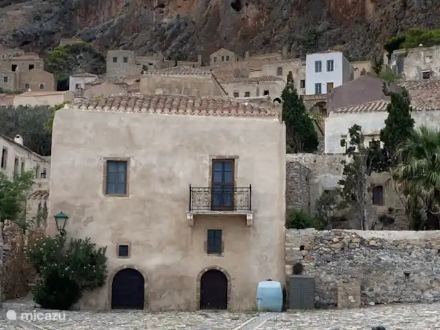 Maison de vacances avec piscine et vue mer | Grèce, Péloponnèse, Iria (Nafplion) - maison de vacances Excursion en bateau avec Pegasus Tours de Tolo (environ 20 min d’Iria) à Monemvasia, une belle vieille ville fortifiée sur un haut rocher dans la mer (environ 3 heures de navigation).