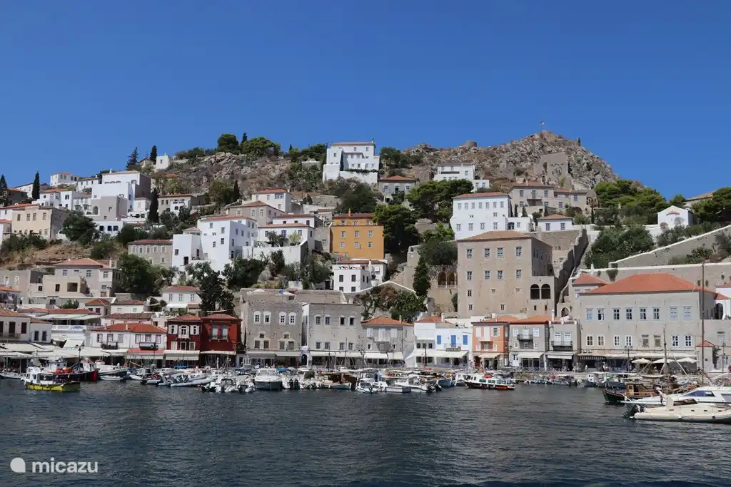 Bootsfahrt zur intimen autofreien Insel Hydra (ca. 3 Stunden mit dem Boot) mit Pegasus Tours ab Tolo (ca. 20 min von Iria).