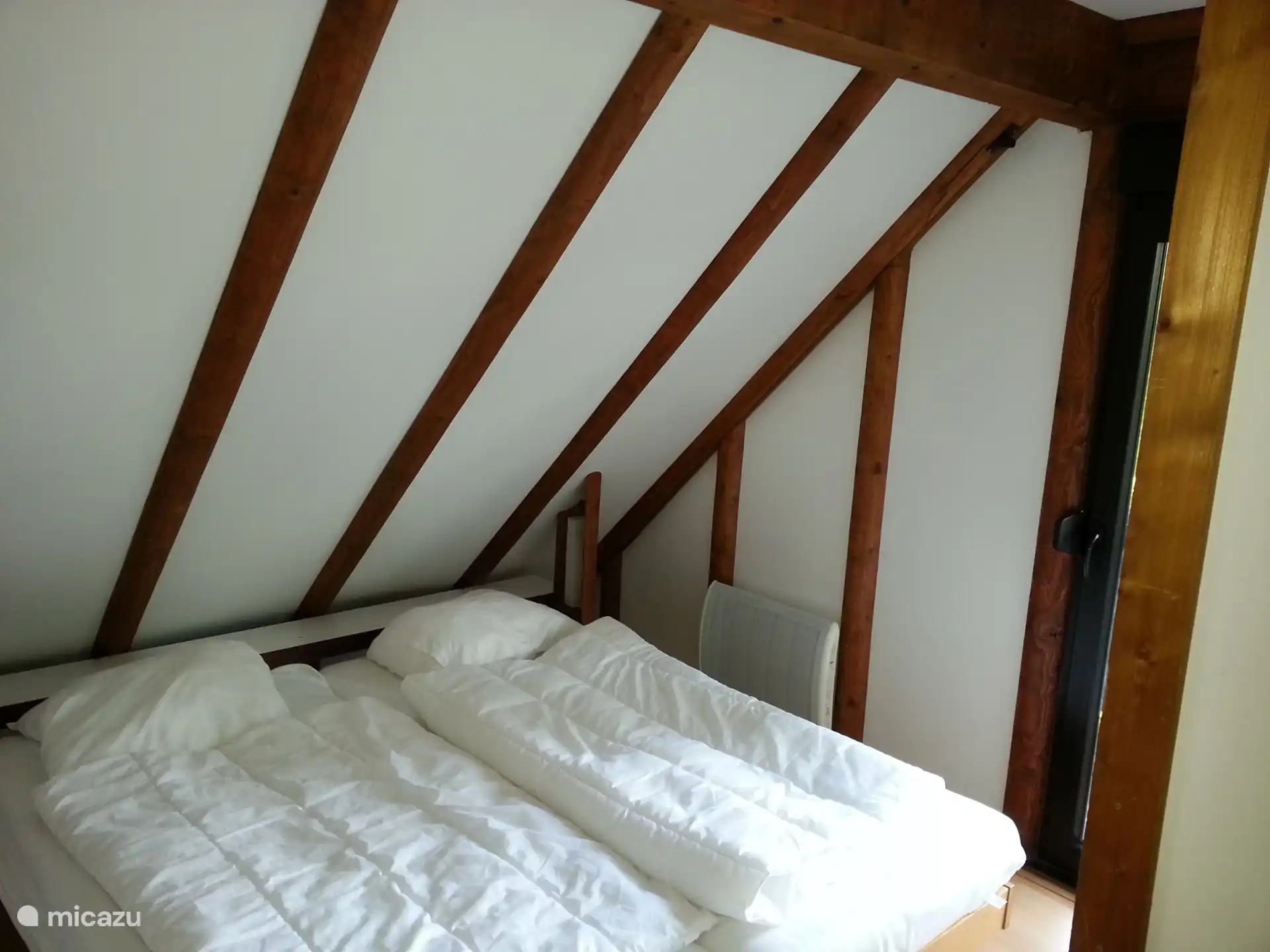linker bovenslaapkamer