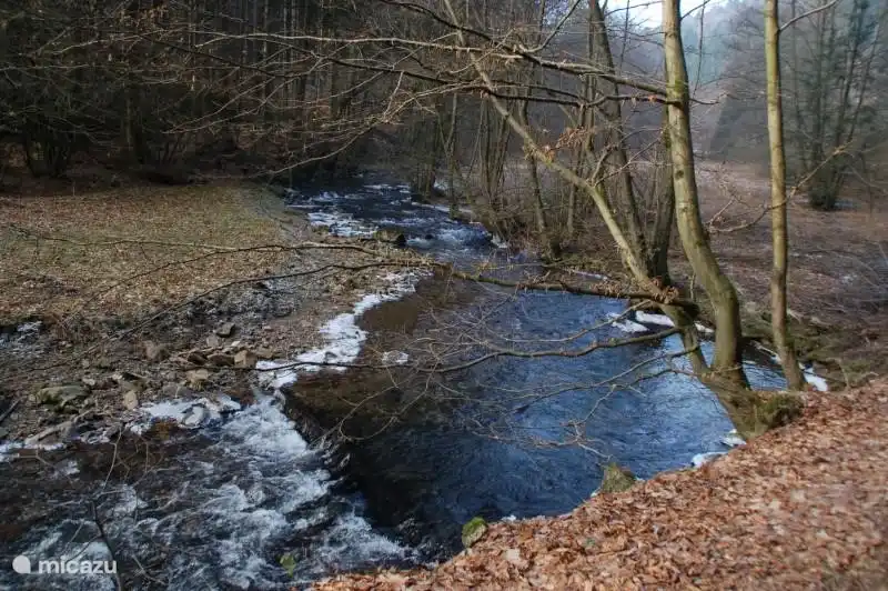 Fuß entlang der Bäche