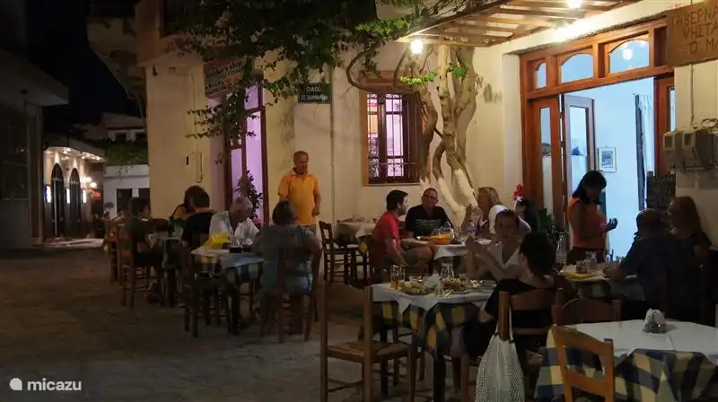 In the village of Panormo you will find several good tavernas, like Makis  as shown in the picture.