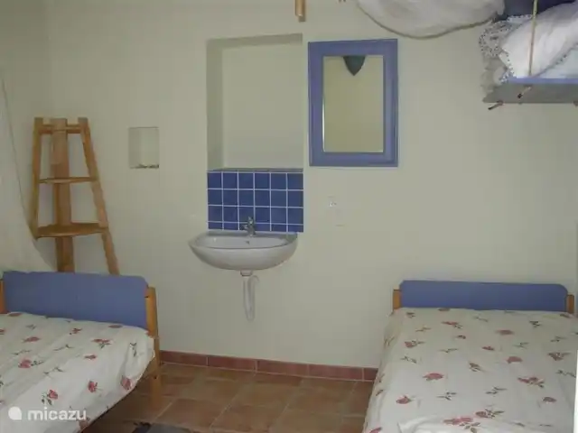 Lei Restanques | France, Var, Carcès - maison de vacances Chambre avec deux lits séparés.