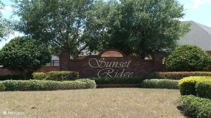 Die Vorderansicht des Sunset Ridge Gemeinschaft.