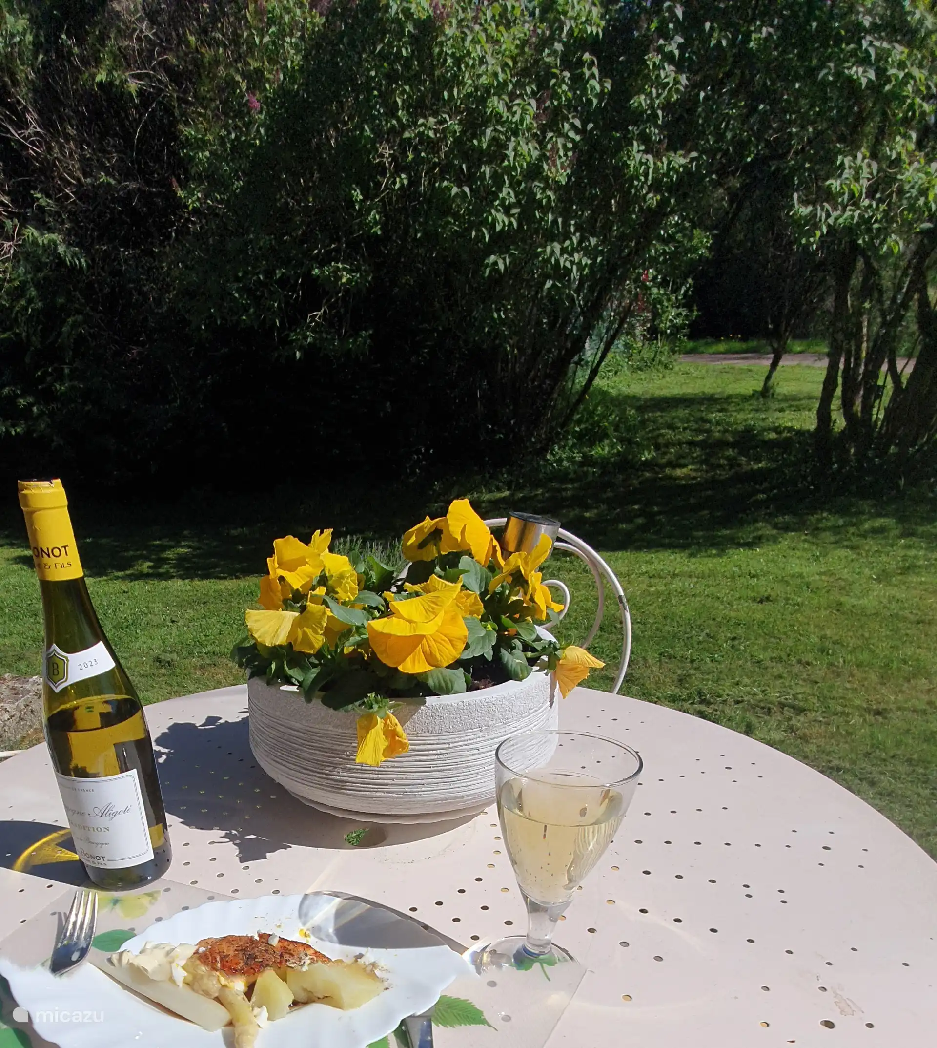 Bel endroit à l’avant de la maison.