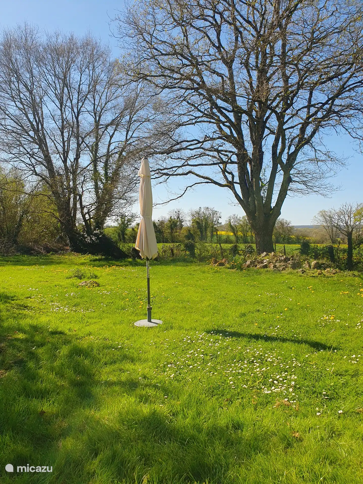 Jardin entièrement clos, vue dégagée et intimité totale