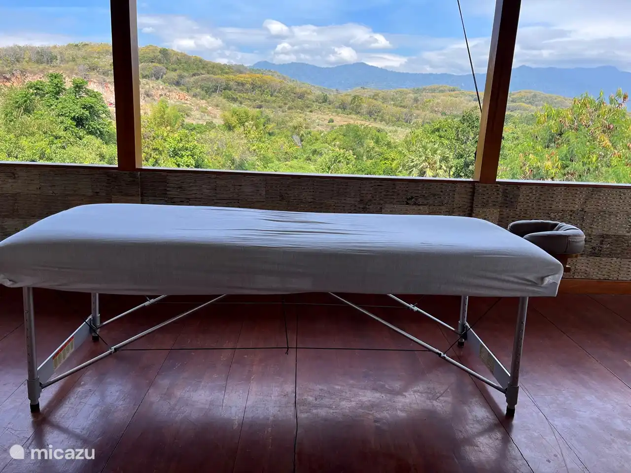 Massageliege vorhanden, fragen Sie nach unserer Masseurin