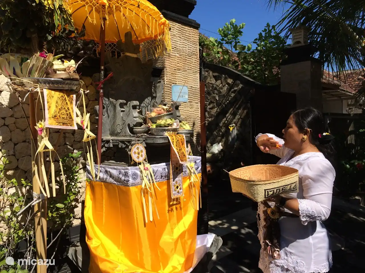 Treue wird für eine gute Atmosphäre und Sicherheit in und um die Villa geopfert