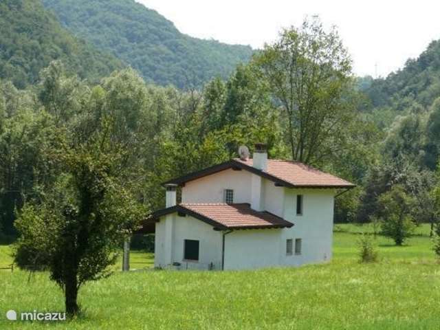 Holiday home in Italy, Friuli-Venezia Giulia – holiday house Casa Almadis