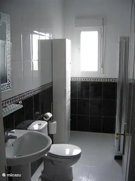 Badezimmer 2 mit Dusche.