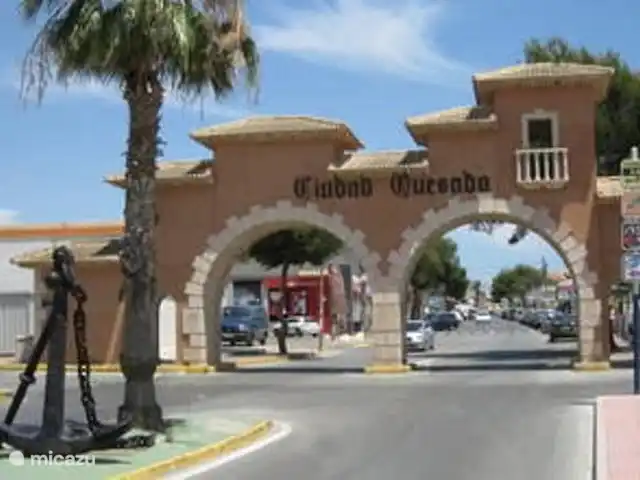 Villasol en España, Costa Blanca, Rojales  - villa La entrada principal a Ciudad Quesada.