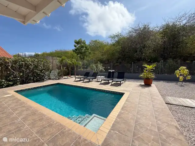 'Villa Banda Bou' con Vista al Mar en Curazao, Bandabou (oeste), Fontein - villa Amplia piscina de 6x3 m2, con amplio jardín trasero con mucha privacidad