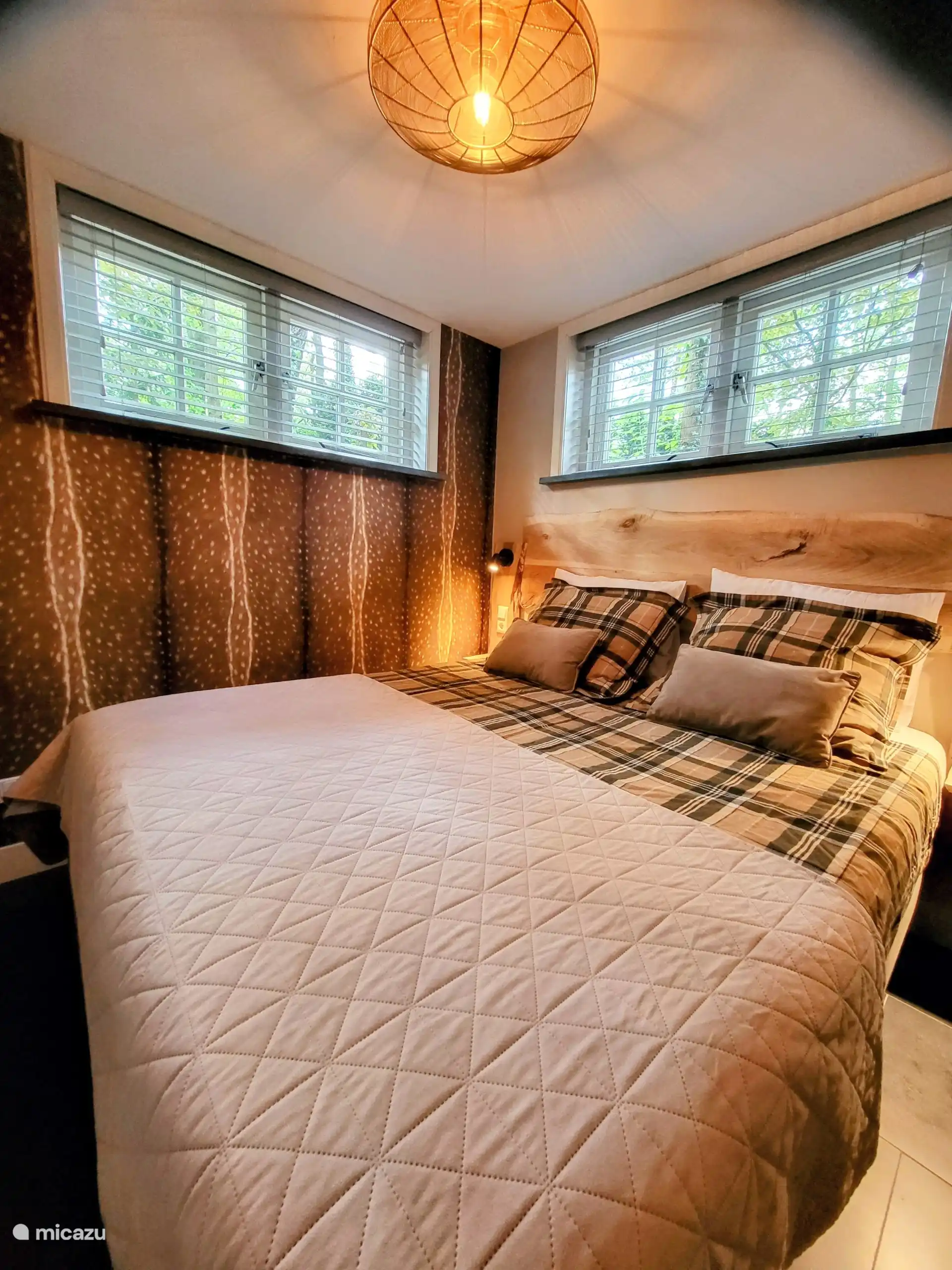 slaapkamer met 2-persoonsbed