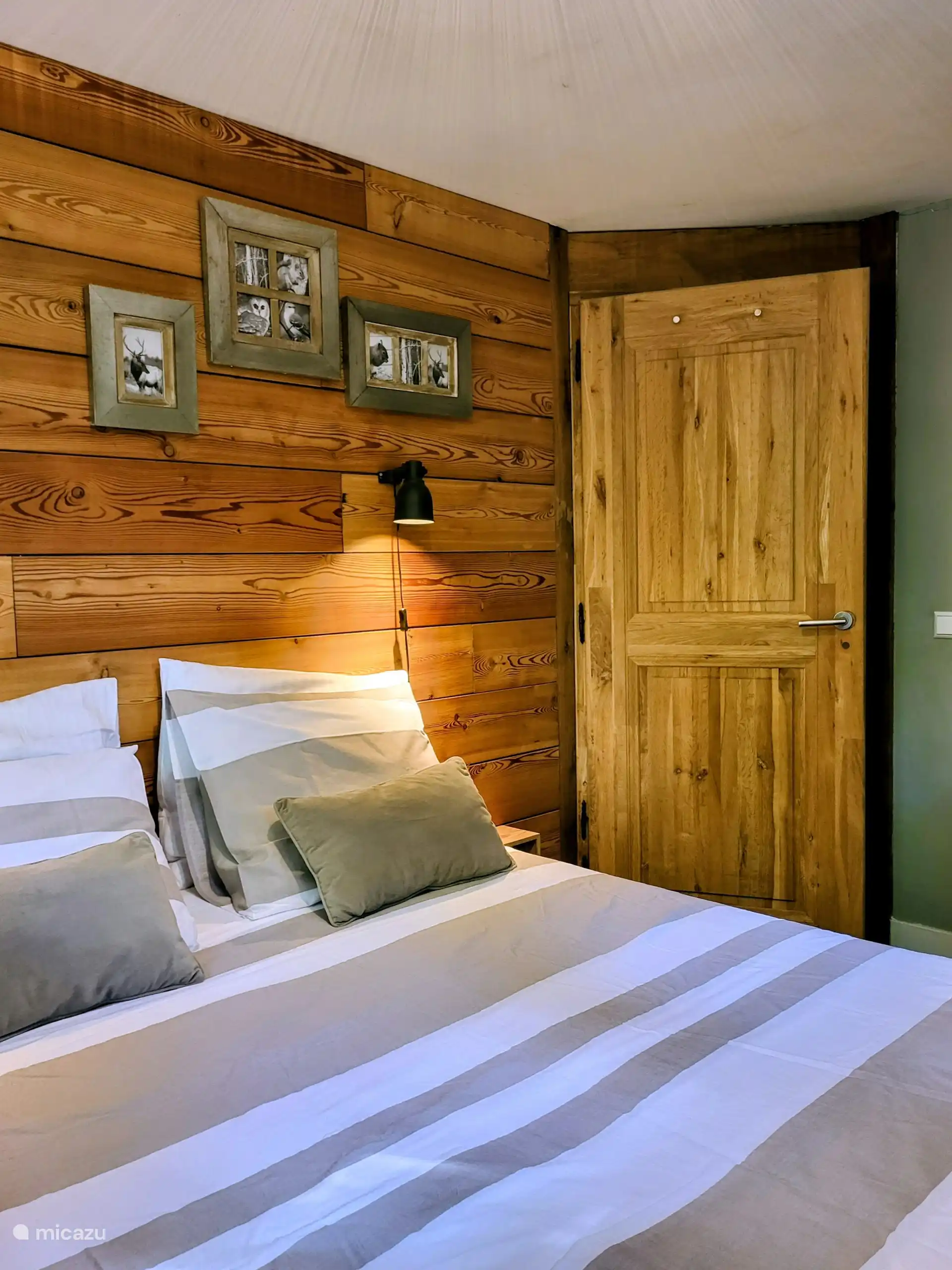 slaapkamer met 2-persoons bed