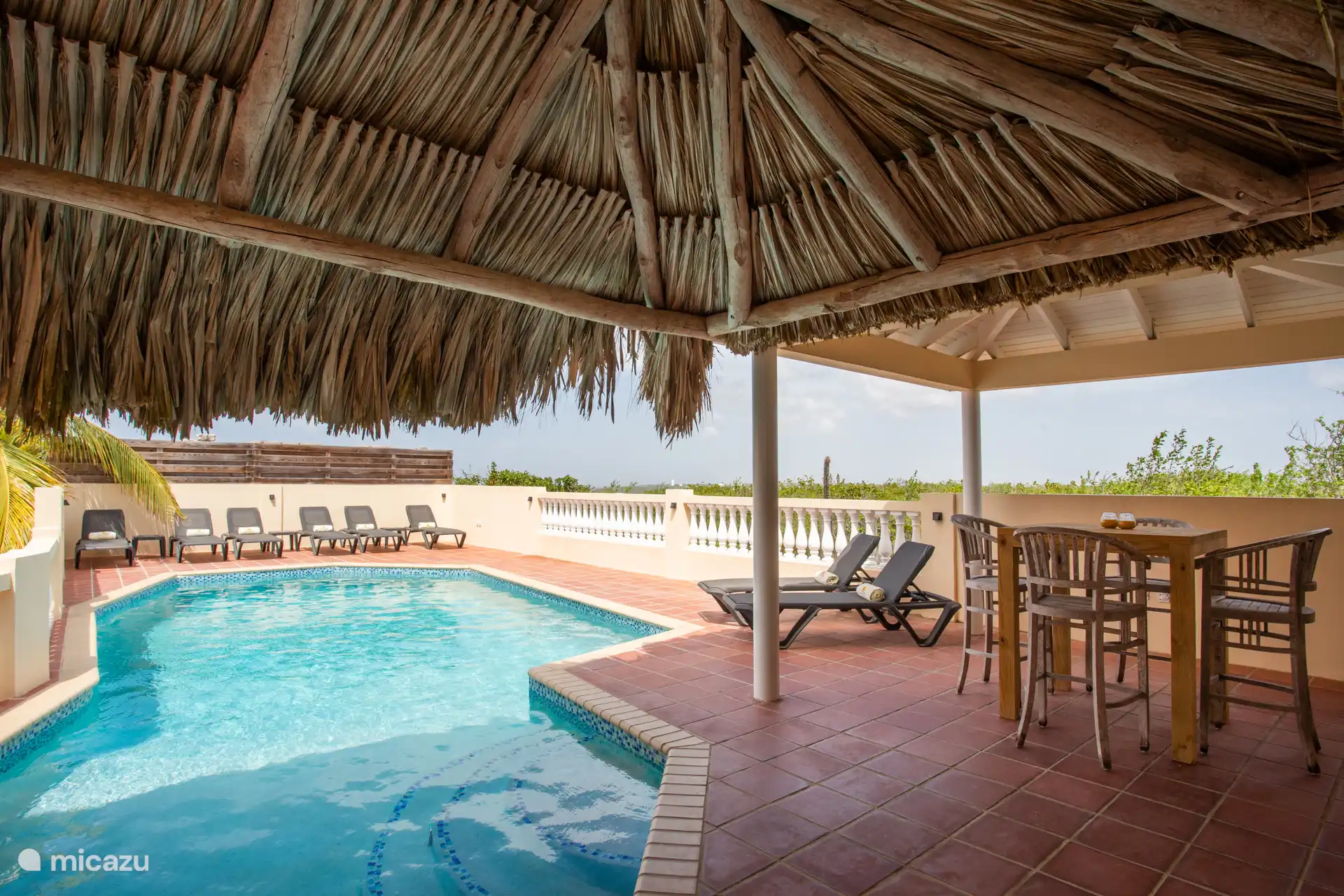 Sitzecke
Schwimmbad
Ansehen
Sonnenliegen