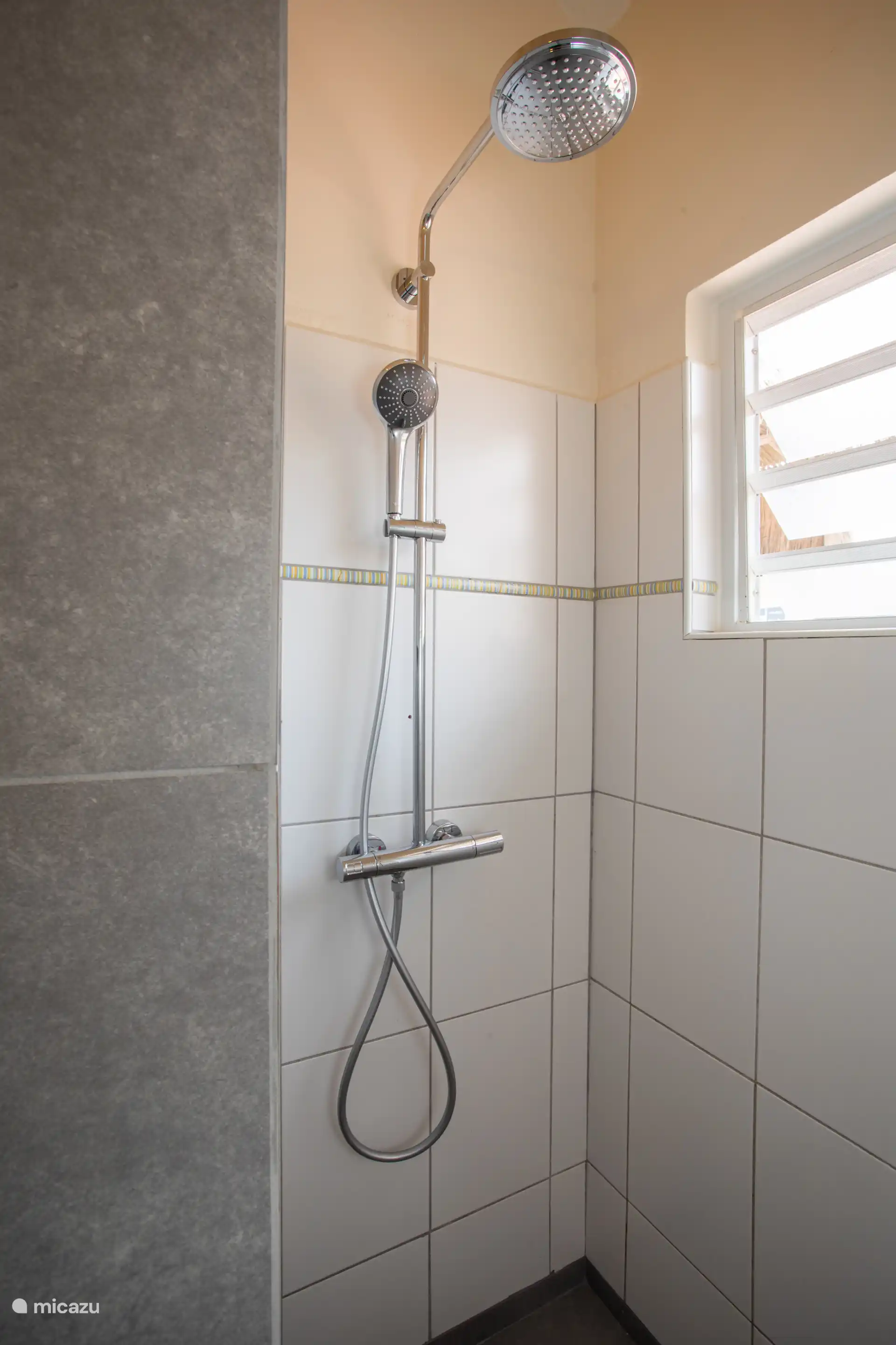 Badezimmer
Dusche
Toilette
Toilette
Waschbecken
Handtücher