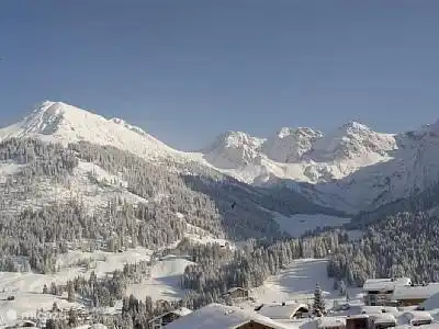 Schöne Berge bis zu 2600 m, 125 km Pisten