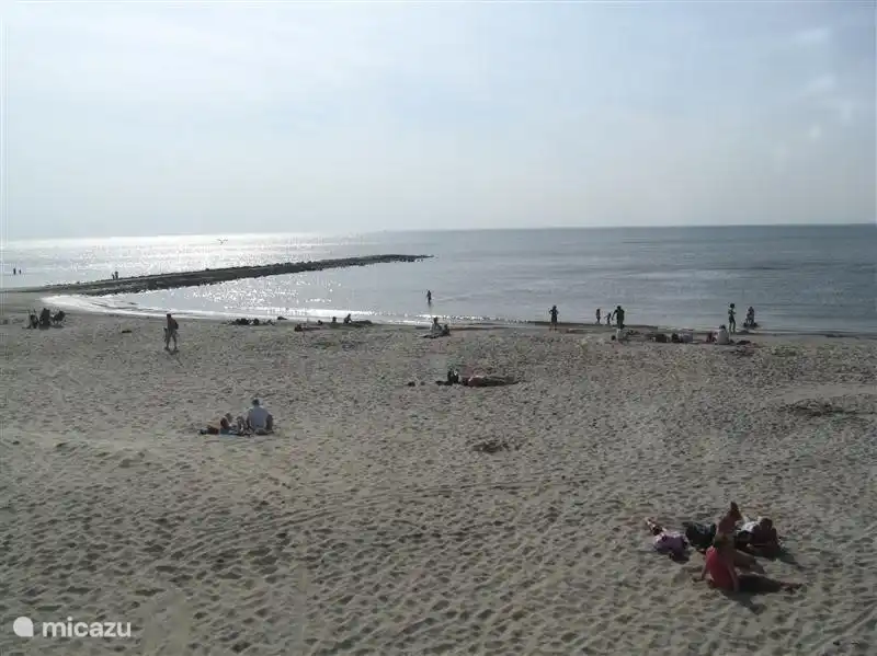 Der Strand von St. Maartenszee, wo es ist wunderschön und wirklich genug Platz!
