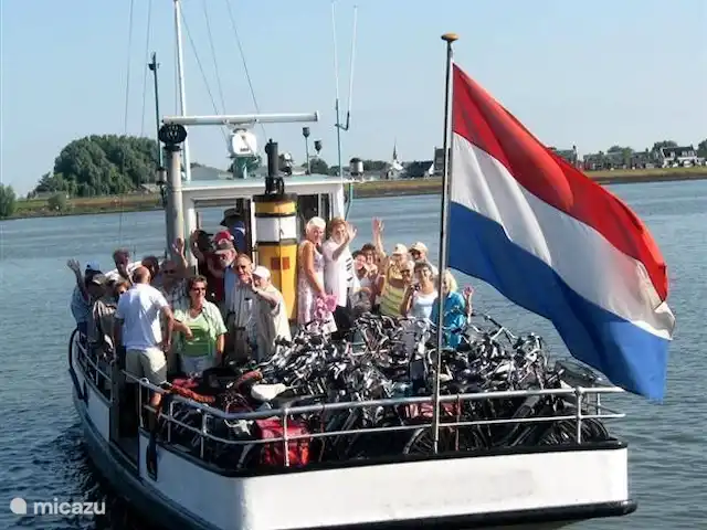 La maison des PTT | Pays-Bas, Limbourg, Roerdalen - maison de vacances Il existe de nombreux ferries à pied et à vélo à travers les Maasplassen, y compris vers la ville blanche de Thorn