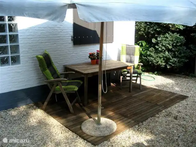 La maison des PTT | Pays-Bas, Limbourg, Roerdalen - maison de vacances ... et une terrasse à l'avant du gîte, avec soleil l'après-midi