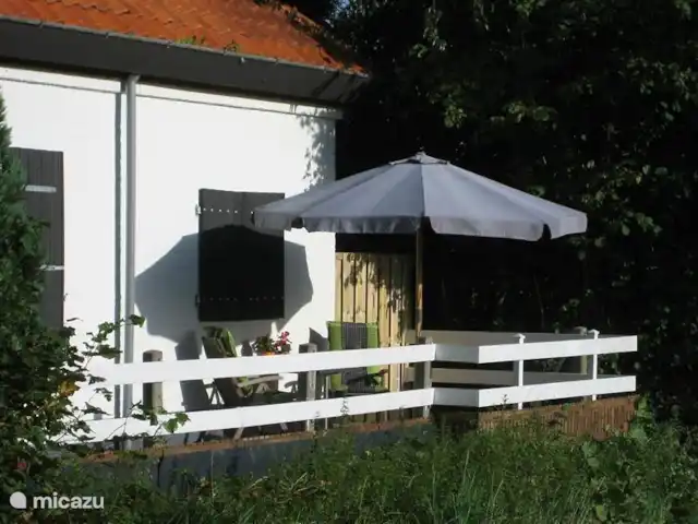La maison des PTT | Pays-Bas, Limbourg, Roerdalen - maison de vacances Terrasse sur le côté/arrière du chalet.