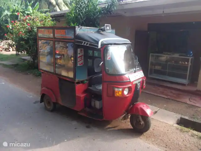 Location de Vacances Sri Lanka, Sud, Habaraduwa, bungalow - Susabanda Le boulanger vient toujours ici avec le tuk tuk