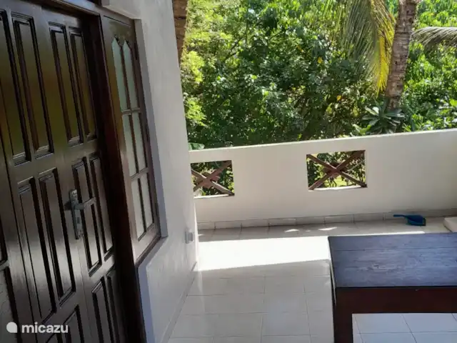 Location de Vacances Sri Lanka, Sud, Habaraduwa, bungalow - Susabanda Asseyez-vous confortablement sur le balcon.