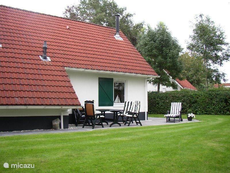 Holiday home in Netherlands, Friesland, Sint Nicolaasga Holiday house Landzicht