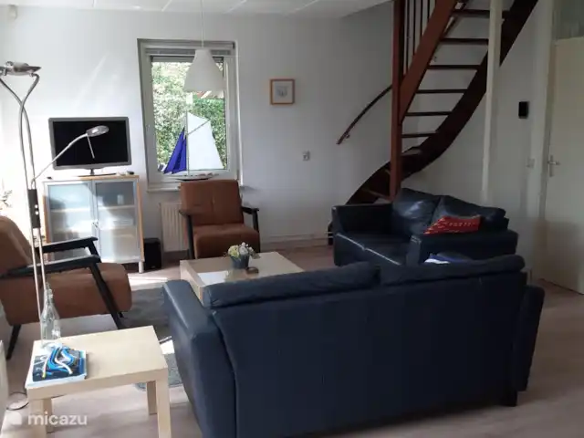 vista al campo en Países Bajos, Frise, Sint Nicolaasga - casa vacacional Hay PVC en el suelo.