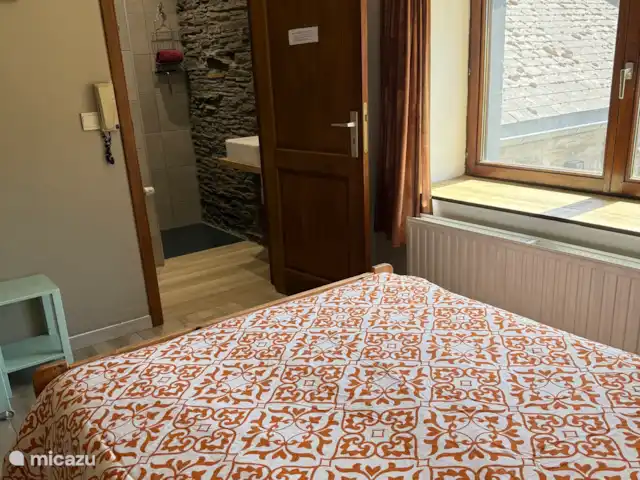 Maison de vacances familiale Gite Ardennais  | Belgique, Ardennes, Fraiture - maison de vacances Chambre 2 personnes, avec lit 2 personnes + salle de bain avec douche à l’italienne / lavabo / WC