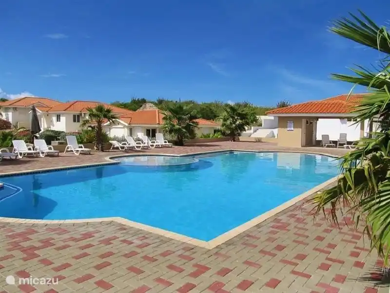 U kunt ook gebruikmaken van het gemeenschappelijk zwembad op het resort Marbella Estate.