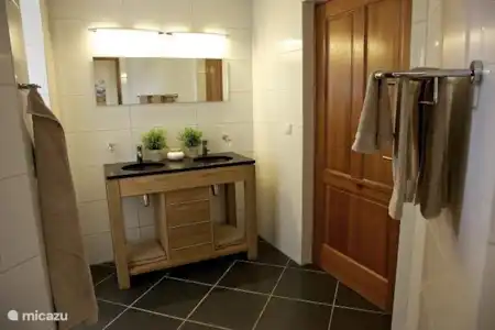 Vakantiehuis Bonaire, Bonaire, Kralendijk appartement Bon Bida 14 Badkamer