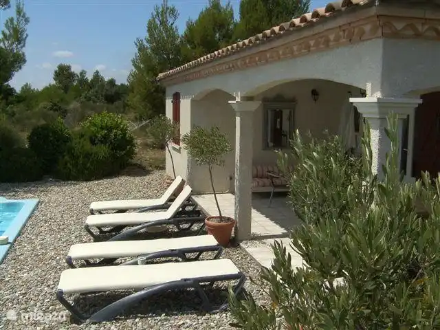 Le Chat Rouge 2026 avec 5** Confort | France, Hérault, Siran-Najac - villa Prêt à l'emploi. Sans marches pour monter ou descendre à votre piscine.