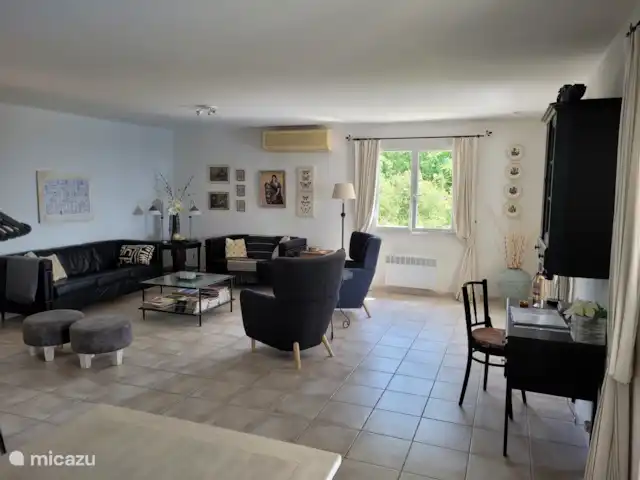 Le Canard Bleu 5* 2026 nog met keuze huren in Frankrijk, Hérault, Siran-Najac - villa Woonkamer-zithoek