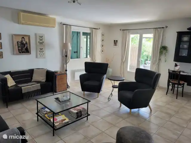 Le Canard Bleu 5* 2026 nog met keuze huren in Frankrijk, Hérault, Siran-Najac - villa Woonkamer