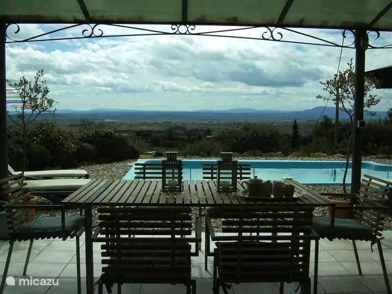 Food with a view, in clear weather up to 85 kilometers away !.