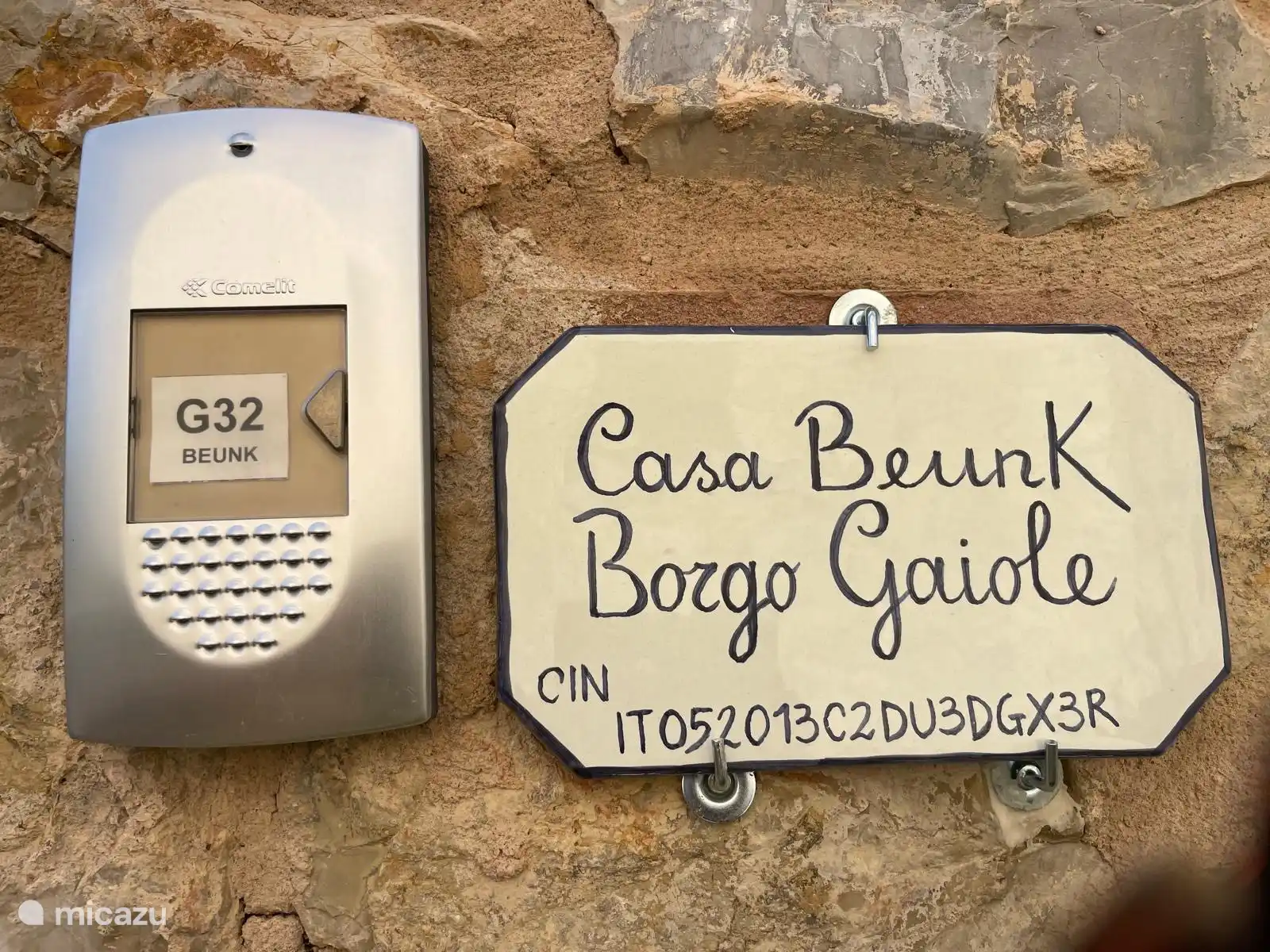 Entrada claramente reconocible