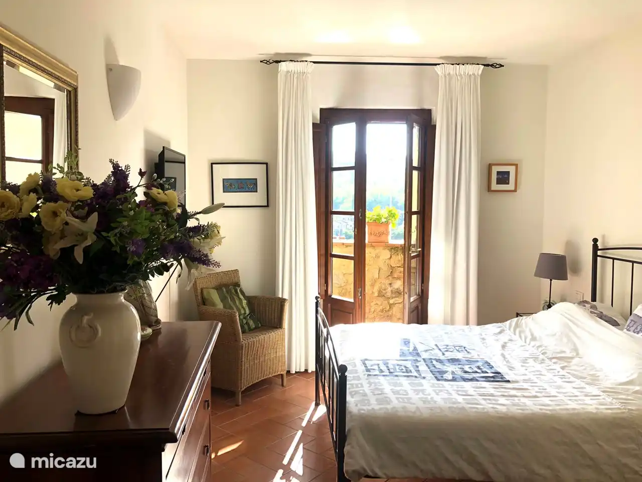 Dormitorio principal con acceso a la terraza. 