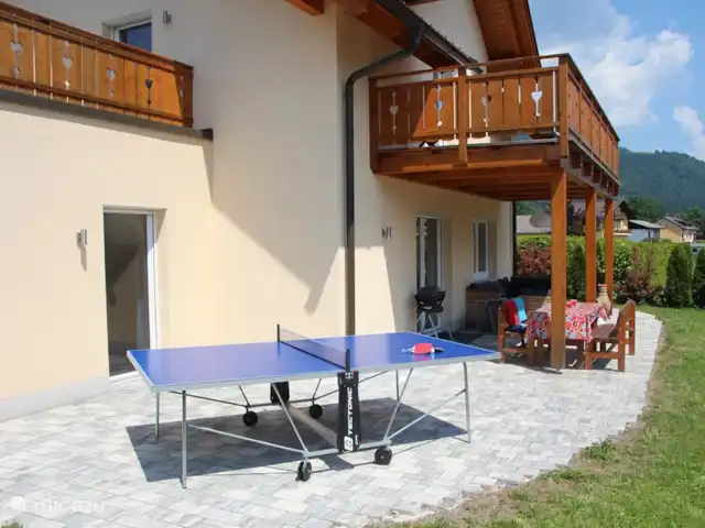 villa en Austria, Carintia, Kötschach-Mauthen – Villa Montañara Una mesa de ping-pong está a su disposición.