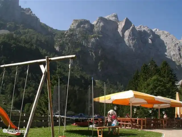 villa en Austria, Carintia, Kötschach-Mauthen – Villa Montañara Caminando desde el acogedor Valentinalm.