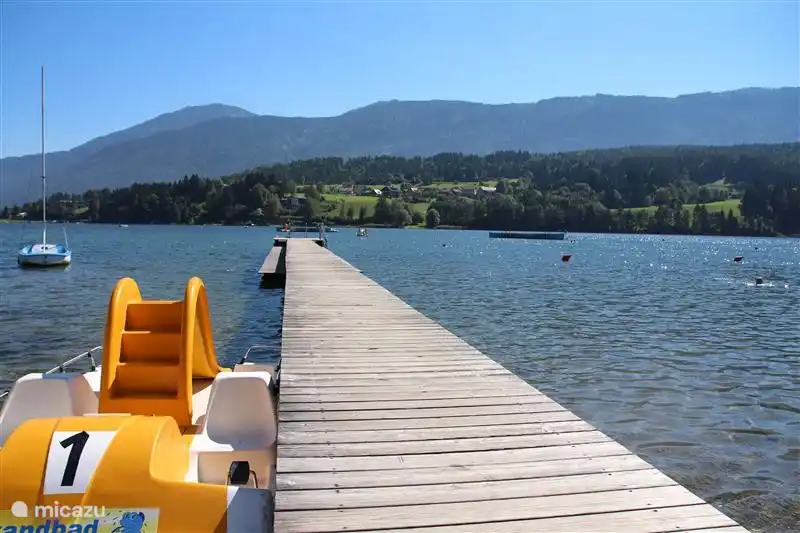 Pédalo ou surf sur le Presseggersee....