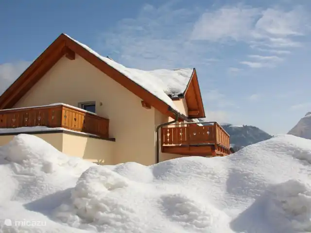 villa en Austria, Carintia, Kötschach-Mauthen – Villa Montañara Villa Montanara en la nieve